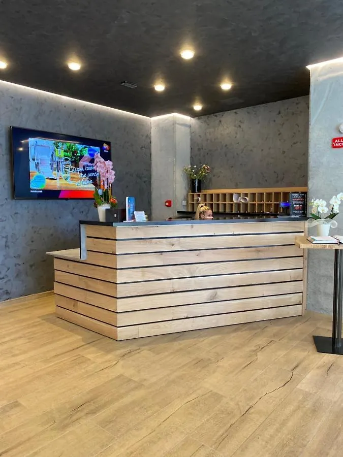 伊凡娜酒店 利多迪迪耶索洛 酒店